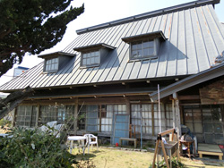 合掌造りのカフェ「カフェ えどもんず」